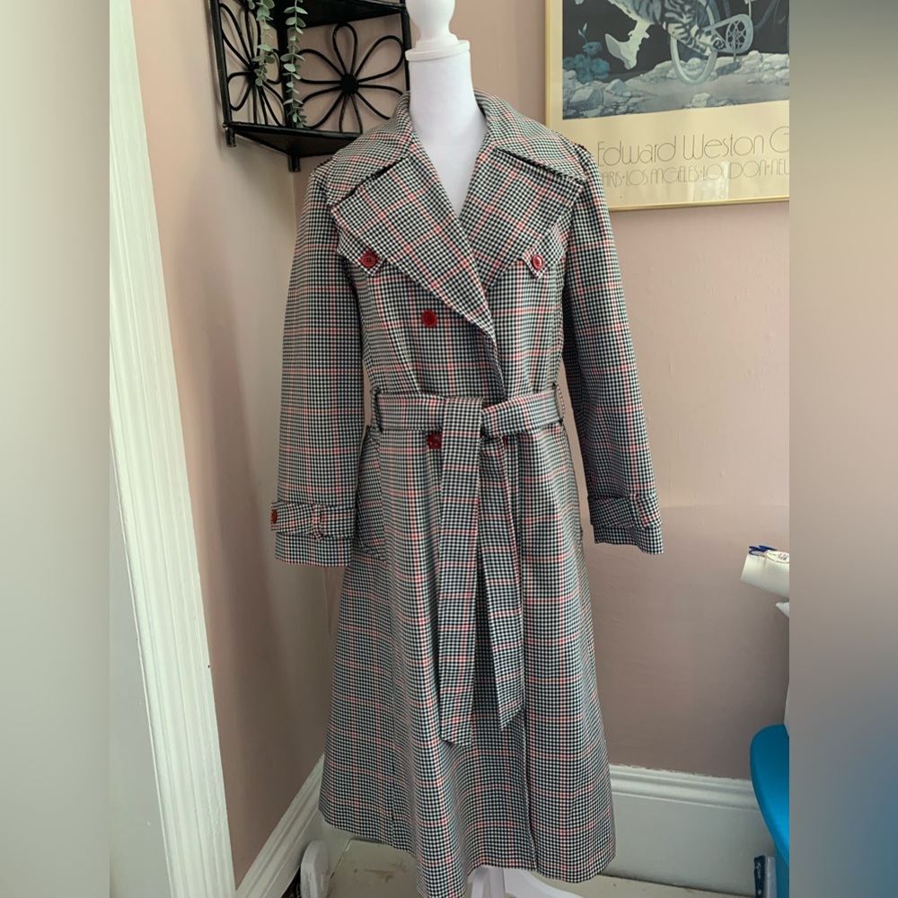 Vintage plaid Trench Coat black white red classic cool retro 70s one of a kind